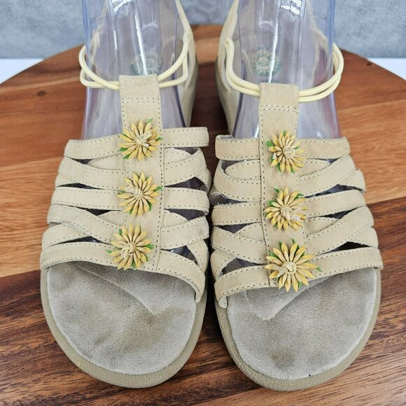 Earth Shoe Muse Sandals 10 Natural Leather Flower Embellished Open Toe Strappy - Picture 5 of 14